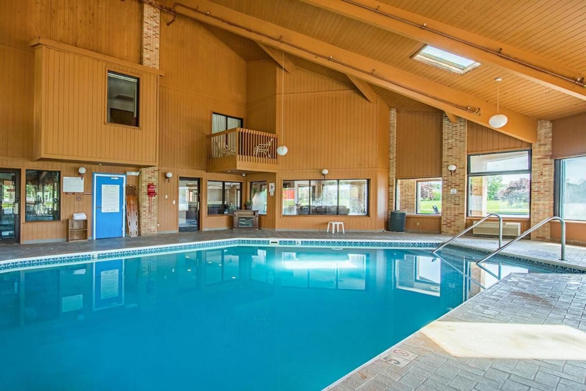 Huntington Royal Inn Suites المظهر الخارجي الصورة