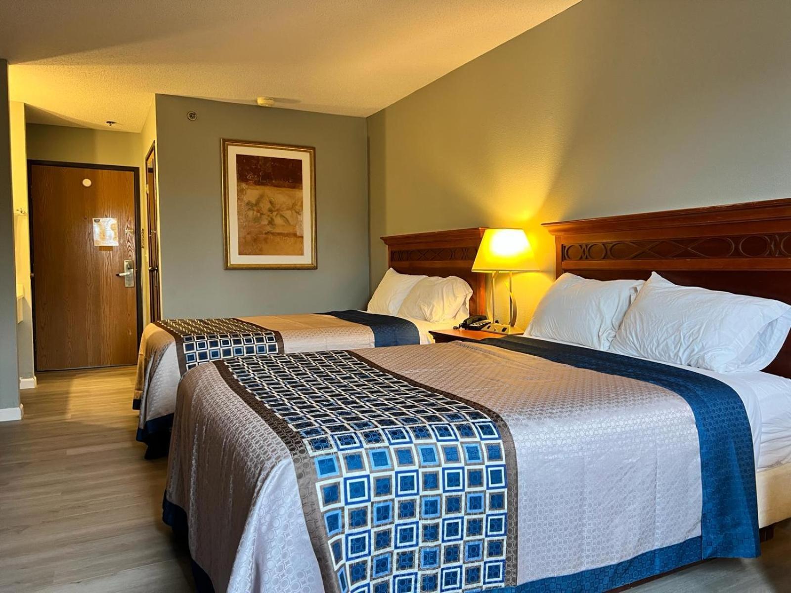 Huntington Royal Inn Suites المظهر الخارجي الصورة